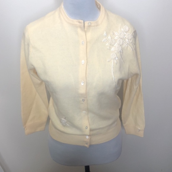 Charles & co yellow floral button up sweater size small​ - Picture 2 of 12